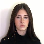 Me defino como una persona trabajadora, organizada y estudiosa. Obtuve excelencia académica en bachiller y me gustaría dar clases de primaria o ESO.